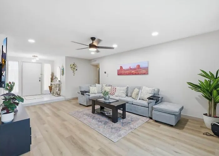 Sonoran Sun Retreat On Dahlia - Pool & Hot Tub! Peoria