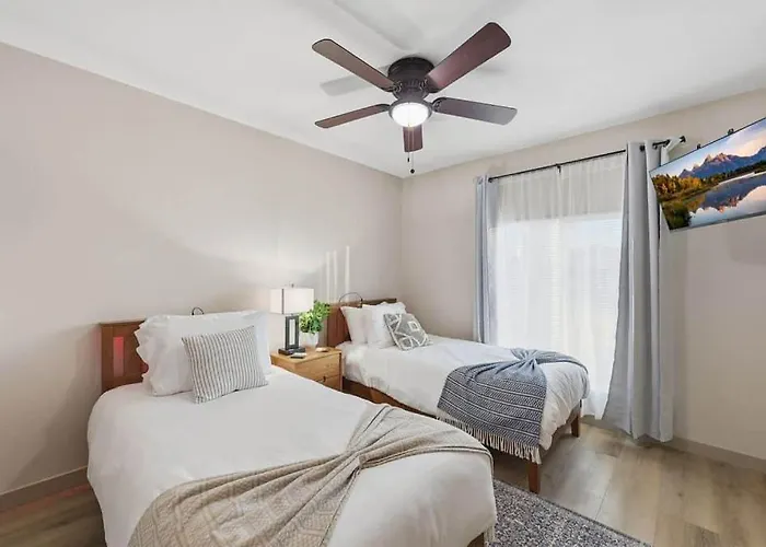 Holiday home Sonoran Sun Retreat On Dahlia - Pool & Hot Tub! Peoria