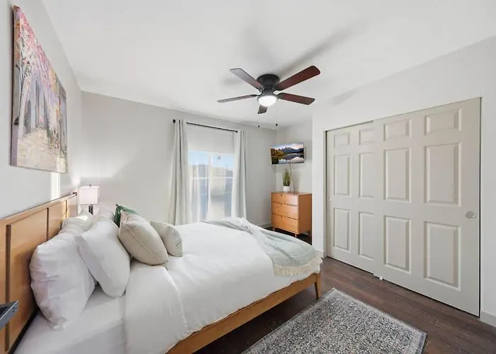 Sonoran Sun Retreat On Dahlia - Pool & Hot Tub! Holiday home *
