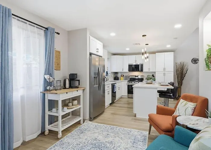 Sonoran Sun Retreat On Dahlia - Pool & Hot Tub! Peoria