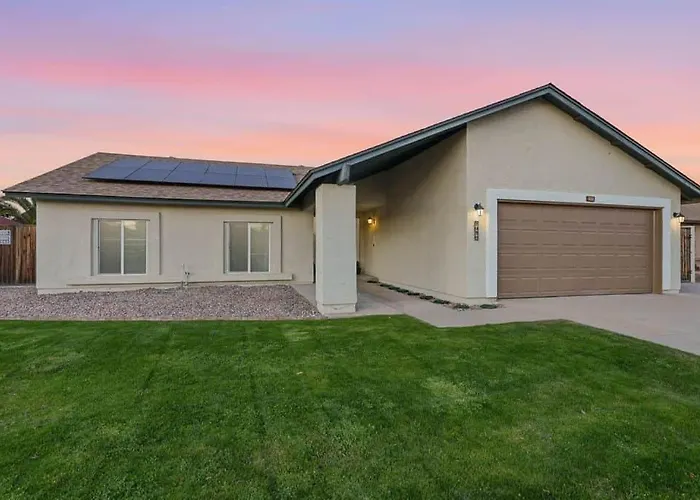 Sonoran Sun Retreat On Dahlia - Pool & Hot Tub! Holiday home *